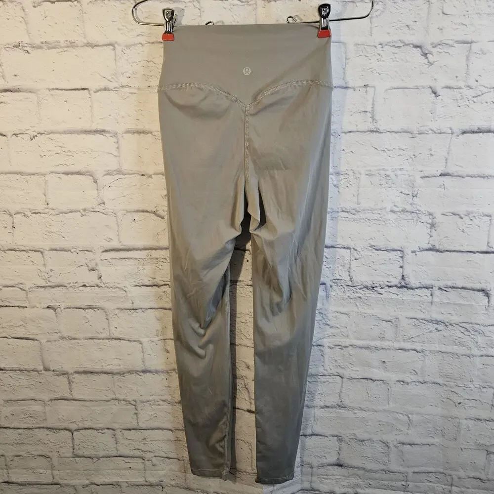 Lululemon women’s wunder under high rise leggings size 6 26” length in grey